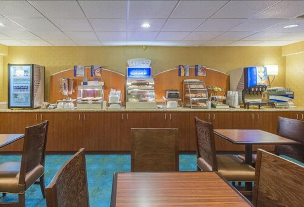 Holiday Inn Express Hunt Valley By Ihg Екстер'єр фото